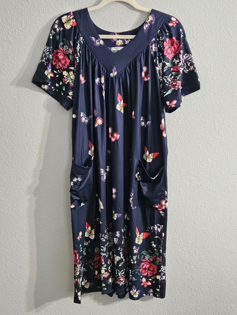 NWT Ekouaer Housedress/Nightgown/Mumu, Size Medium, Floral & Butterflies on Navy